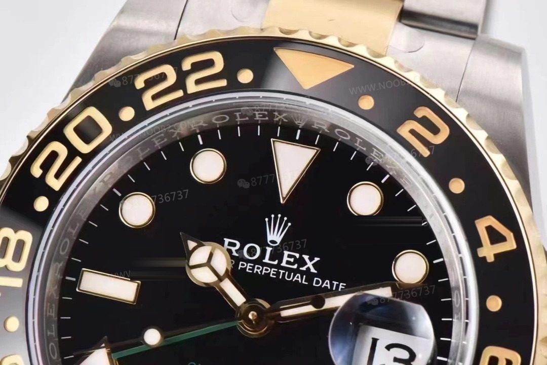 Gerçek-replika karşılaştırması: Clean Rolex iki renk (çelik-altın) GMT-Master 116713 replika saat — 14. fotoğraf