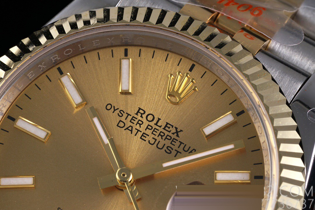 Gerçek-replika karşılaştırması: GM Factory Rolex Datejust 36 mm beş sıralı bilezik, 3235 tek parça mekanizma V3 versiyon, altın kaplama seri orijinal ile inceleme — 12. fotoğraf