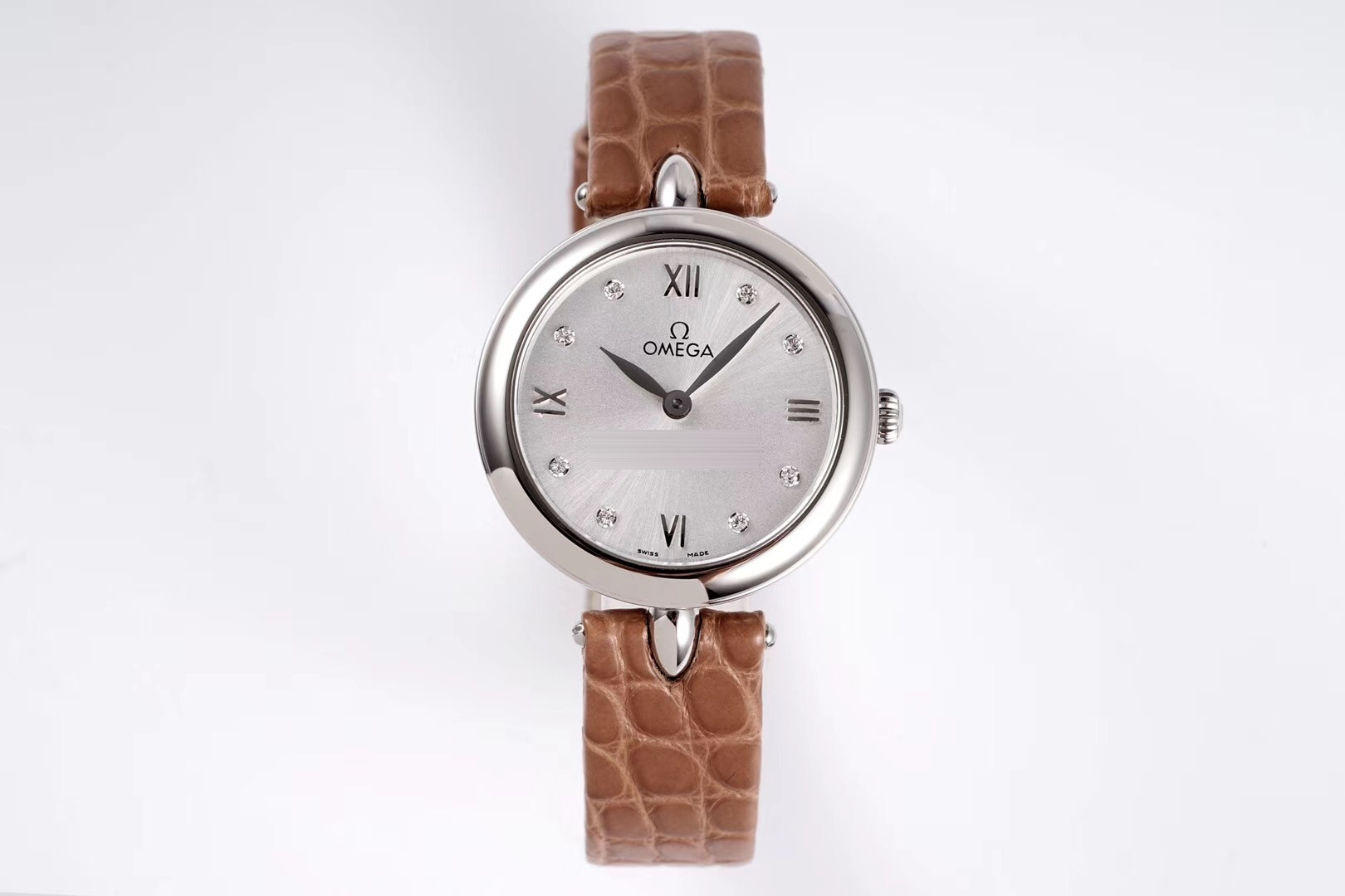 Gerçek-replika karşılaştırması: GS Factory Omega De Ville serisi 424.13.27.60.55.001 replika kadın kol saati 27.4 mm İsviçre menşeli kuvars — 24. fotoğraf