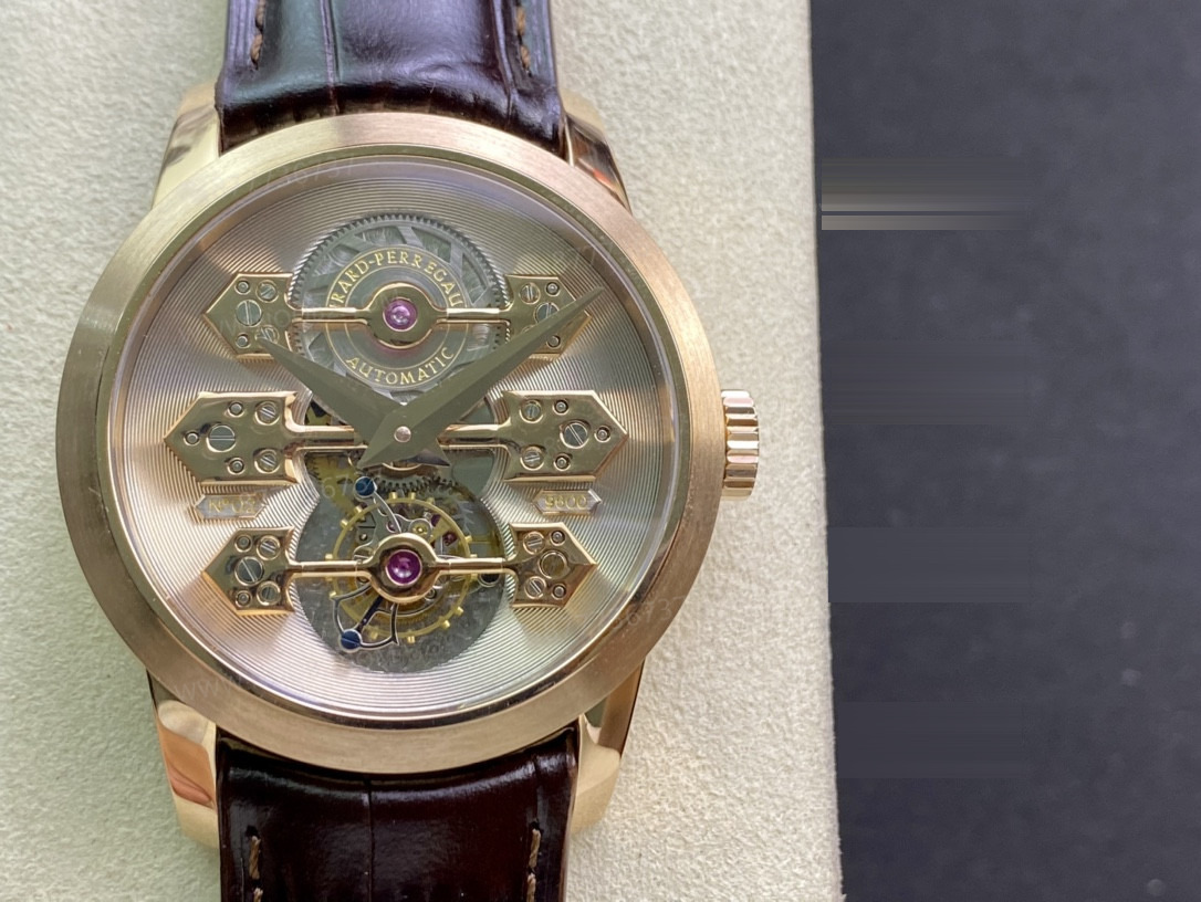 Gerçek-replika karşılaştırması: RM Factory Girard-Perregaux Bridges 99193 tourbillon replika saat incelemesi — 18. fotoğraf