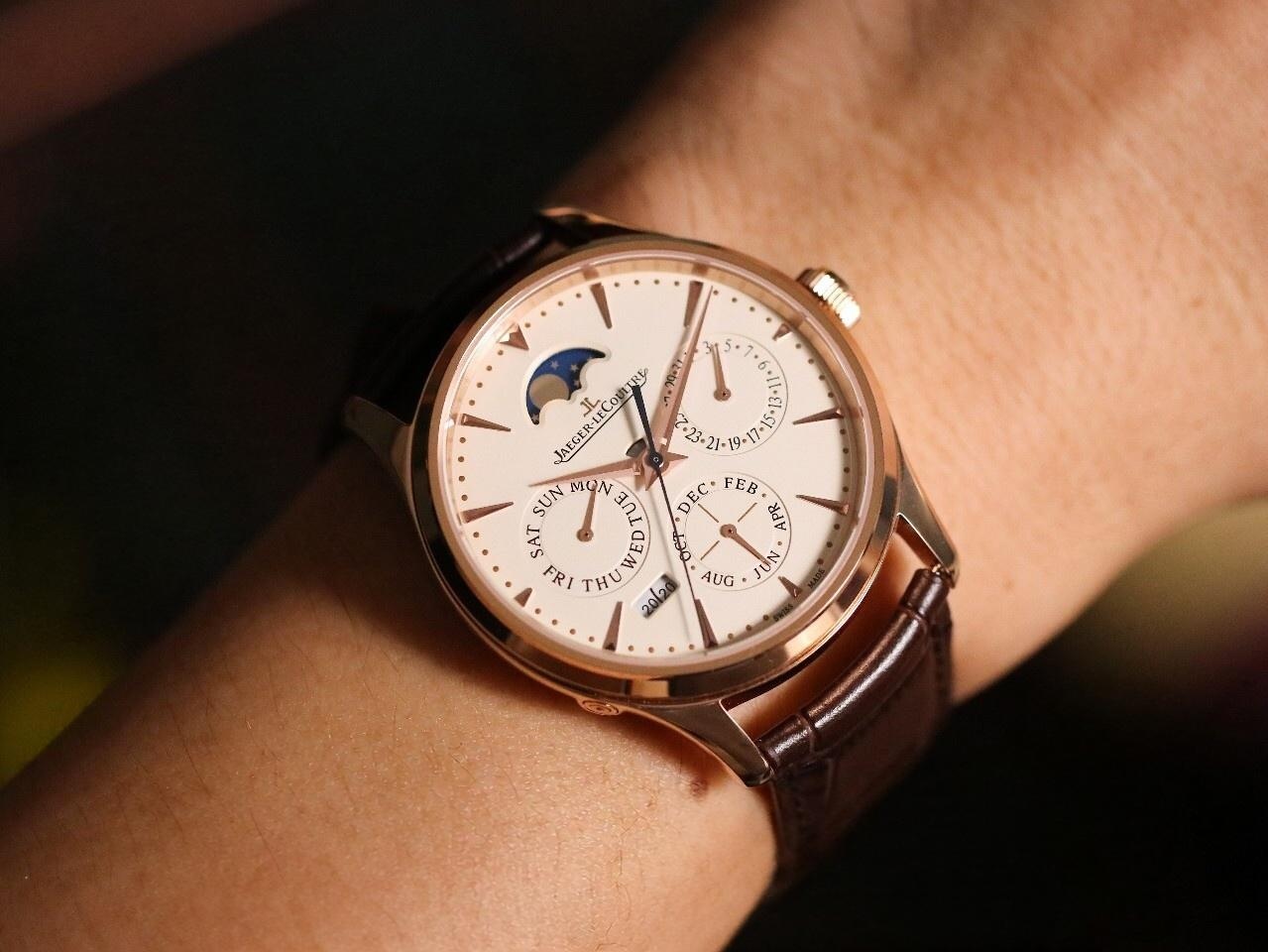 Gerçek-replika karşılaştırması: V9 Jaeger-LeCoultre Master perpetual calendar replika saatin orijinalle karşılaştırmalı incelemesi — 31. fotoğraf