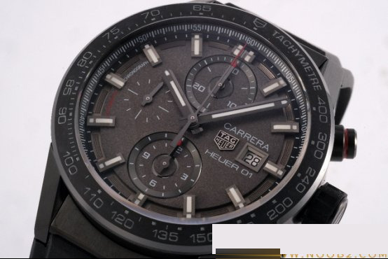 Gerçek-Replika Karşılaştırması: XF TAG Heuer Carrera Ay Yüzeyi Heuer 01 CLEP Özel Sürüm — 8. fotoğraf