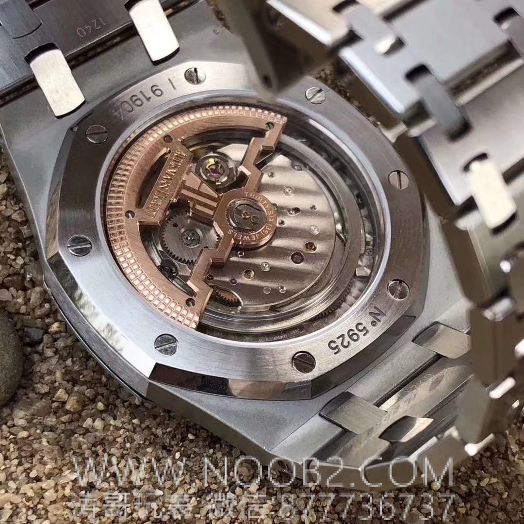 Gerçek-replika karşılaştırması: XF15202 replika ile orijinal AP Royal Oak klasik ultra ince iki iğneli çelik saat — 17. fotoğraf