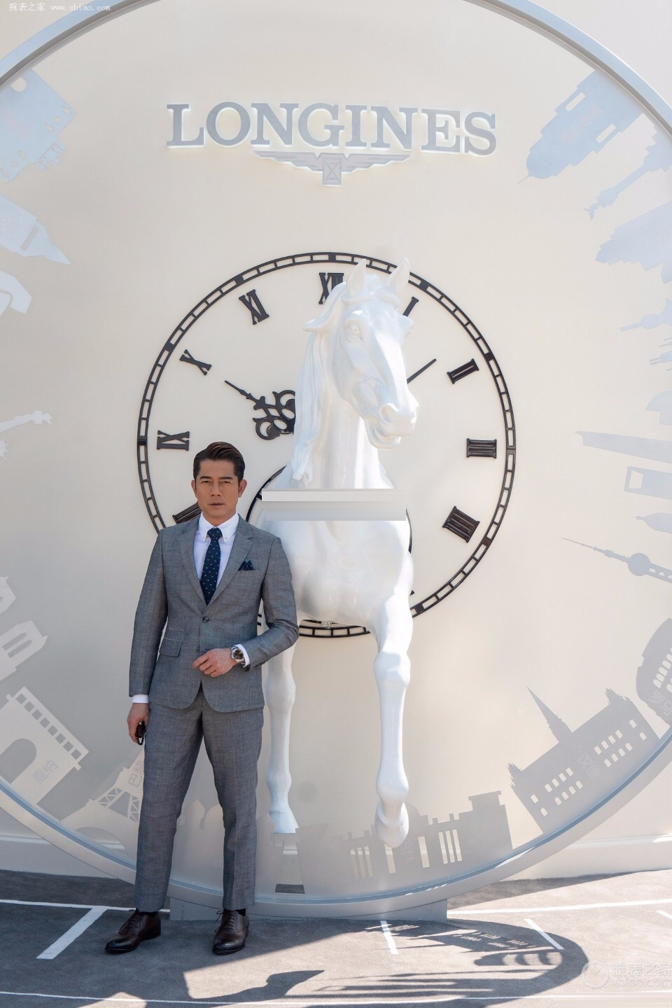 Gerçek-Replika Karşılaştırması: Yeni V9 Factory Longines Master Collection Gri Kadranlı 40 mm 3 Konum Tek Takvimli L2.793.4.71.6 Replika İncelemesi — 4. fotoğraf
