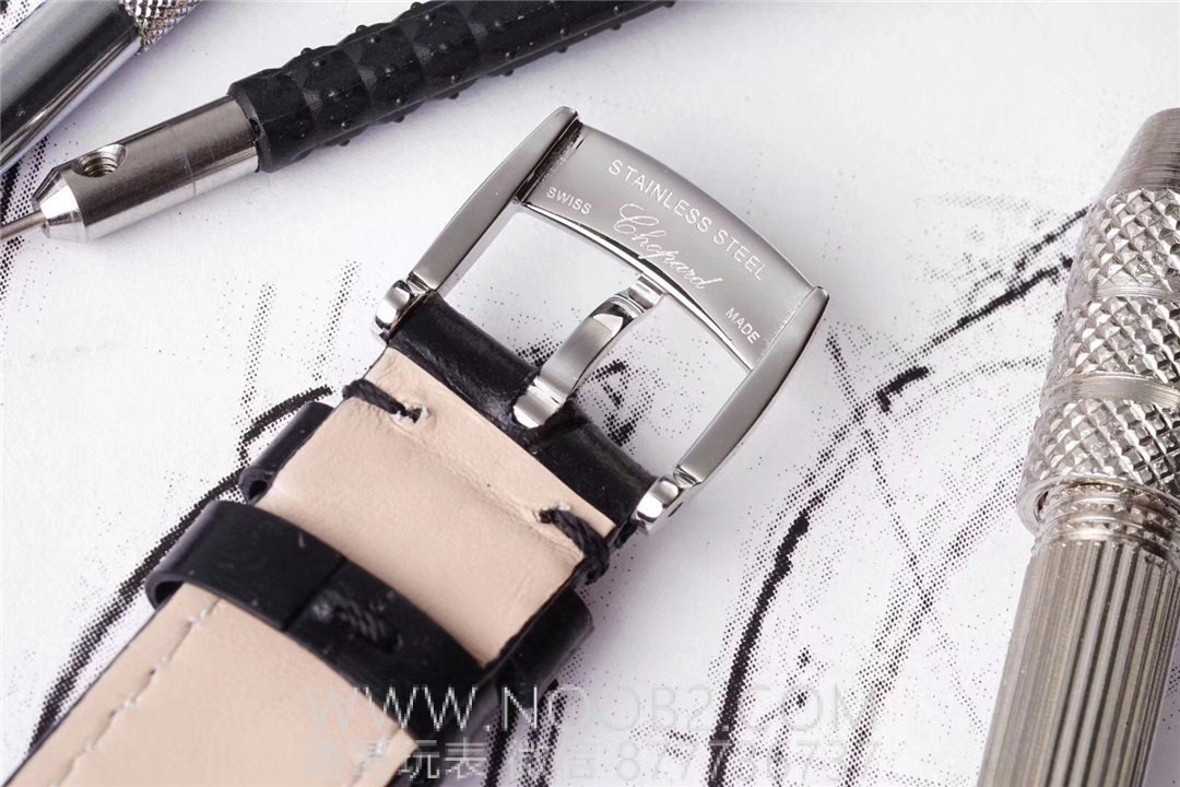 Gerçek-Replika Karşılaştırması: ZF Factory Chopard Happy Diamonds Quartz 278509-3001 Orijinal LUC İsviçre ETA955.112 Mekanizmalı Replika Saat ile Orijinal İnceleme Karşılaştırması — 28. fotoğraf