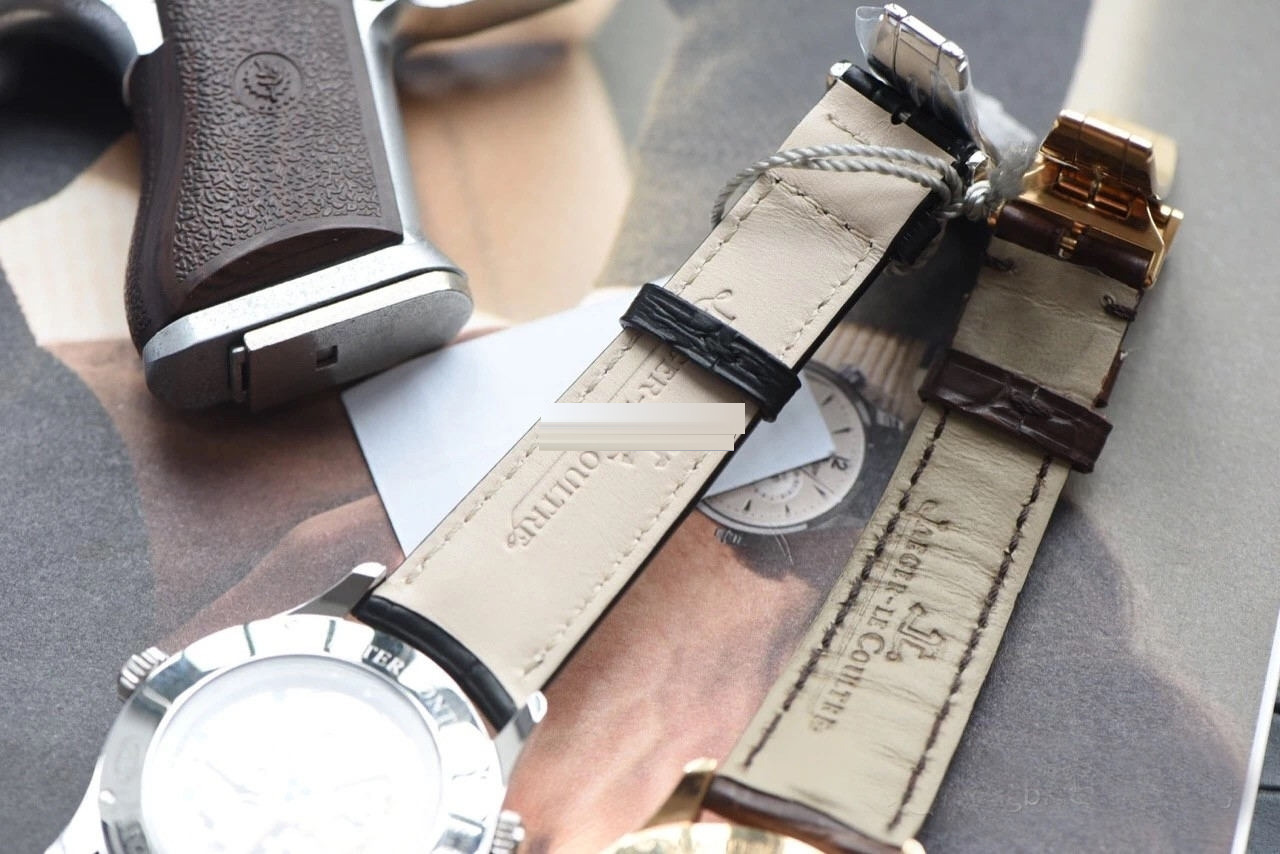 Gerçek-replika karşılaştırması: ZF Factory Jaeger-LeCoultre Master Geographic Q1428421 replika saatin orijinalle karşılaştırmalı incelemesi — 17. fotoğraf