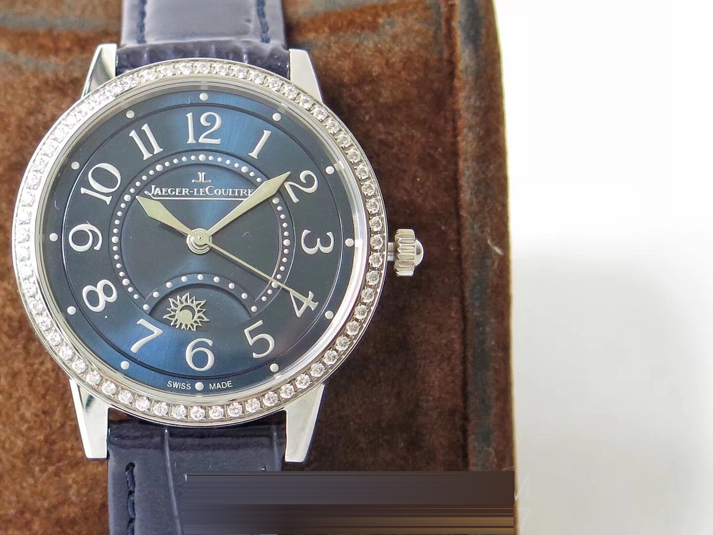 Gerçek-replika karşılaştırması: ZF Factory Jaeger-LeCoultre Rendez-Vous serisi 3468480 kadın mavi kadranlı replika saatin orijinalle karşılaştırmalı incelemesi — 12. fotoğraf