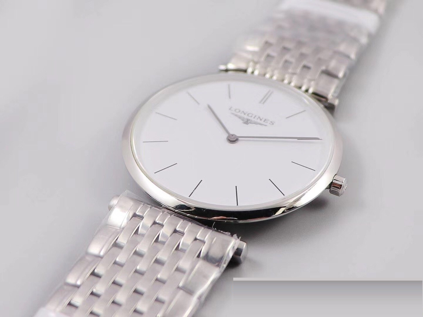 Gerçek-replika karşılaştırması: Zhao Liying'in taktığı N1 Factory Longines La Grande Classique serisi orijinal Cal.420 İsviçre kuvars mekanizmalı replika saat incelemesi — 15. fotoğraf