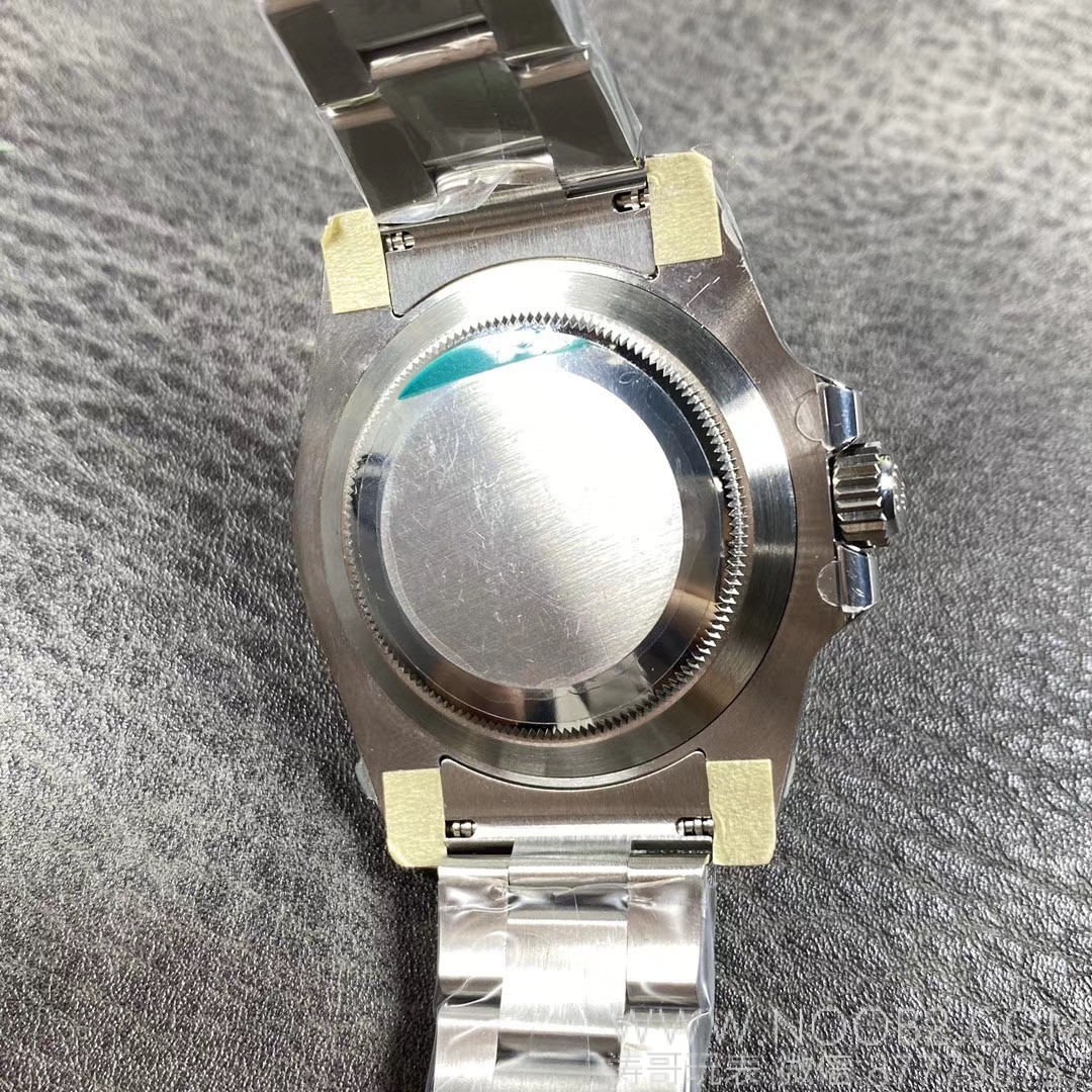 Gerçek-Replika Karşılaştırması: ZZ Factory V2S Rolex Yeşil Su Hayaleti + Clean Yeşil Bezel + Dolu Merkez Mili + İşlenmiş Çubuk İşaretler + Üç Boyutlu Akrep ve Yelkovan, Yükseltilmiş Sürümün Gerçek Çekimleri — 23. fotoğraf