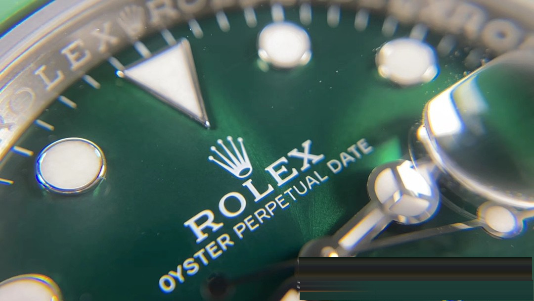 Gerçek-Replika Karşılaştırması: ZZ Factory V2S Rolex Yeşil Su Hayaleti + Clean Yeşil Bezel + Dolu Merkez Mili + İşlenmiş Çubuk İşaretler + Üç Boyutlu Akrep ve Yelkovan, Yükseltilmiş Sürümün Gerçek Çekimleri — 26. fotoğraf