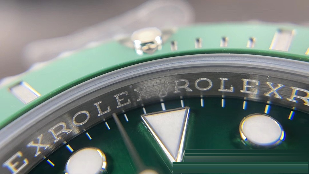 Gerçek-Replika Karşılaştırması: ZZ Factory V2S Rolex Yeşil Su Hayaleti + Clean Yeşil Bezel + Dolu Merkez Mili + İşlenmiş Çubuk İşaretler + Üç Boyutlu Akrep ve Yelkovan, Yükseltilmiş Sürümün Gerçek Çekimleri — 28. fotoğraf