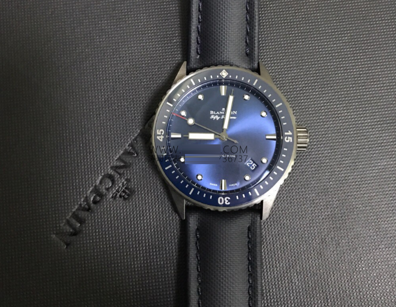 GF Factory Blancpain Fifty Fathoms 5000 mavi kadranlı seramik modelin işçiliği nasıl? ZF Factory modeli geride bırakabilir mi? — 1. fotoğraf