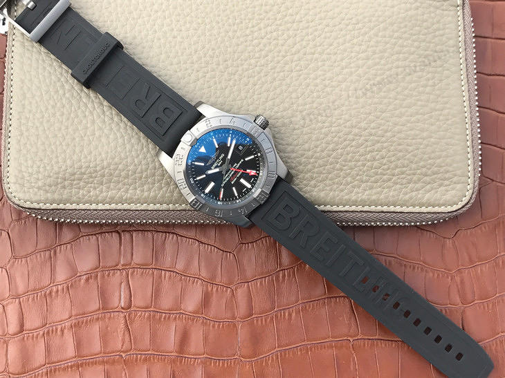 GF Factory Breitling Avenger II GMT saatin artıları ve eksileri — 2. fotoğraf