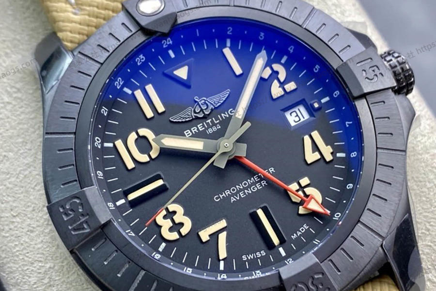GF Factory Breitling Avenger Serisi Karbon Siyahı Titanyum Night Mission Kol Saati — 3. fotoğraf