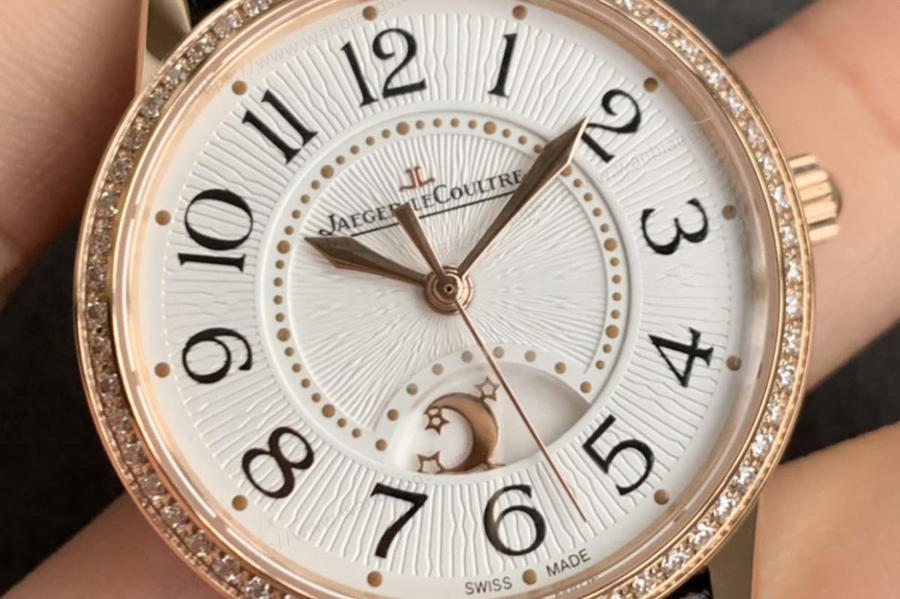 GF Factory Jaeger-LeCoultre Rendez-Vous gündüz-gece göstergeli 3442430 altın kaplama saat incelemesi — 3. fotoğraf