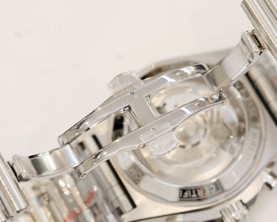 GF Factory Replika Breitling Chronomat retro mermi bilezikli 42 mm kronograf panda beyaz kadran — 11. fotoğraf