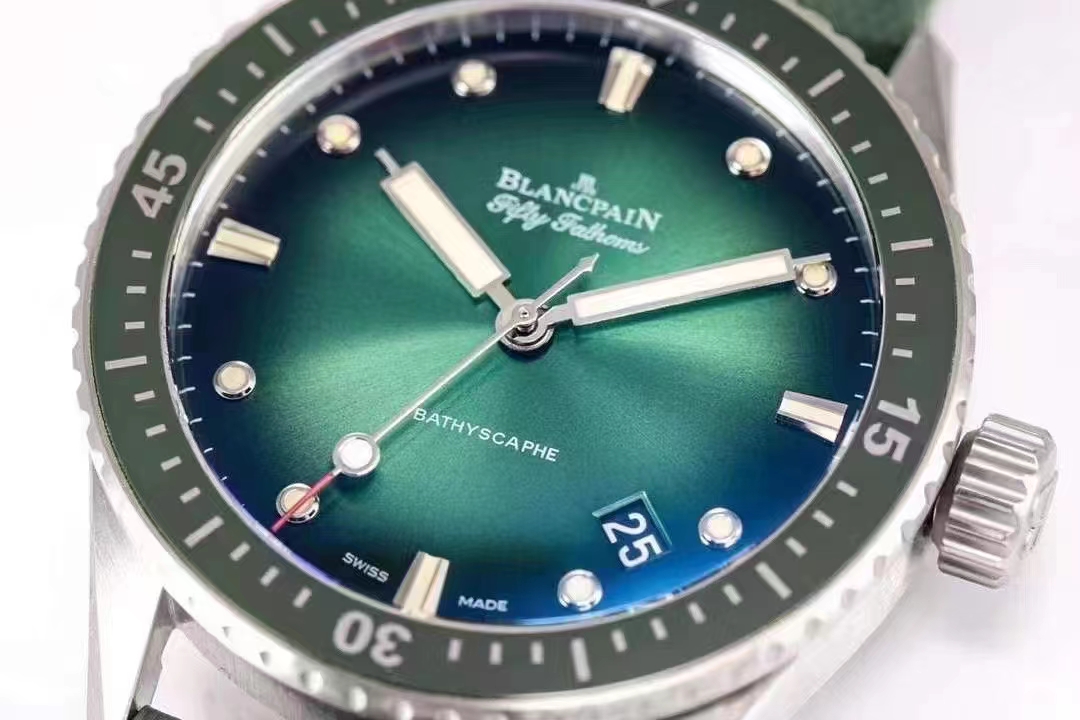 GF'nin yeni Blancpain Fifty Fathoms Bathyscaphe modeli yakında satışta — 2. fotoğraf