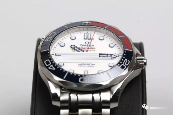 GM Factory Omega Seamaster 007 Commander gerçek-replika karşılaştırması: orijinalin karşısında UR Factory fark yaratabiliyor mu? — 12. fotoğraf