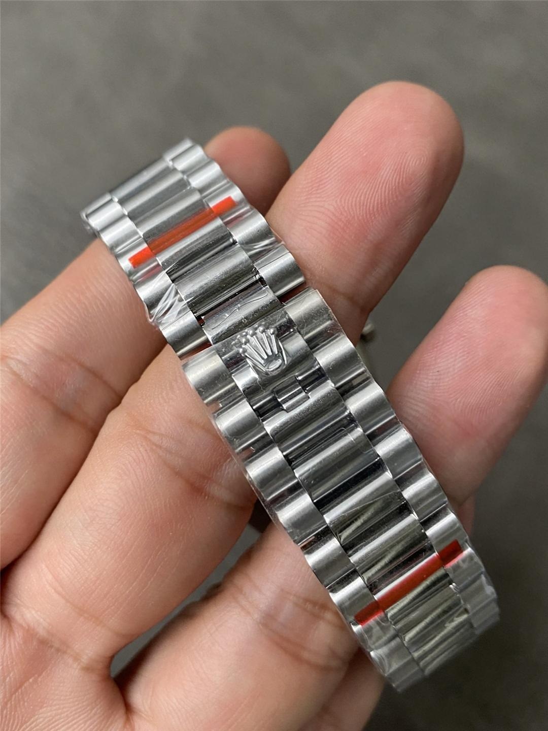 GM Factory Rolex Day-Date Buzul Mavisi Kadranlı Ağırlıklandırılmış Model ile Orijinali Arasında Kaç Gram Fark Var? — 8. fotoğraf