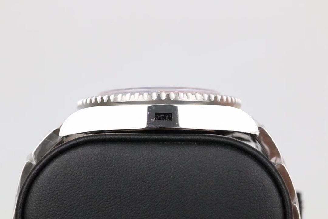 GM Factory Rolex GMT-Master II kırmızı-mavi Pepsi bezel 3186 mekanizma V2 nihai versiyon beş boncuklu üç dizili bilezikli replika saat — 6. fotoğraf