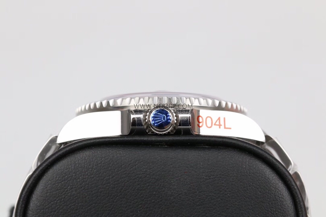 GM Factory Rolex GMT-Master II kırmızı-mavi Pepsi bezel 3186 mekanizma V2 nihai versiyon beş boncuklu üç dizili bilezikli replika saat — 7. fotoğraf