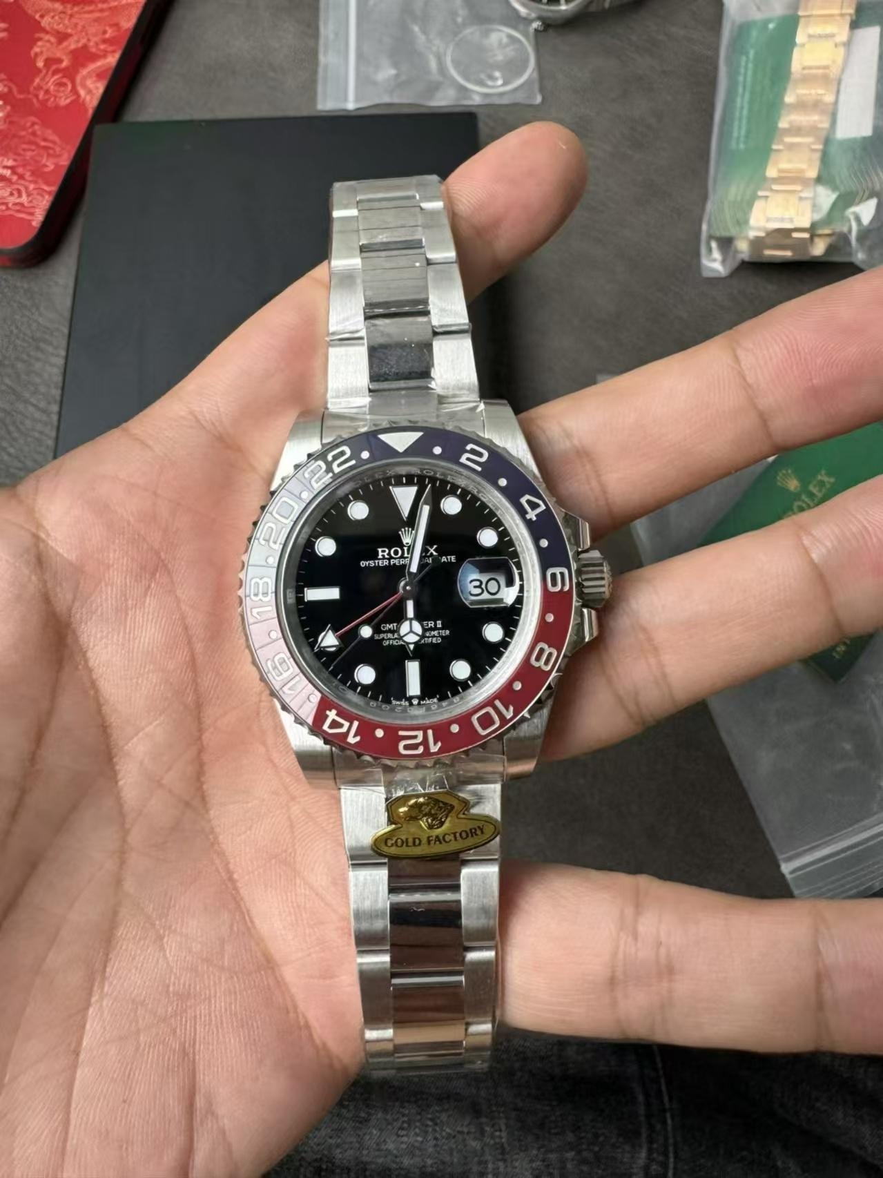 Altın Factory Replika Rolex GMT-Master II Pepsi