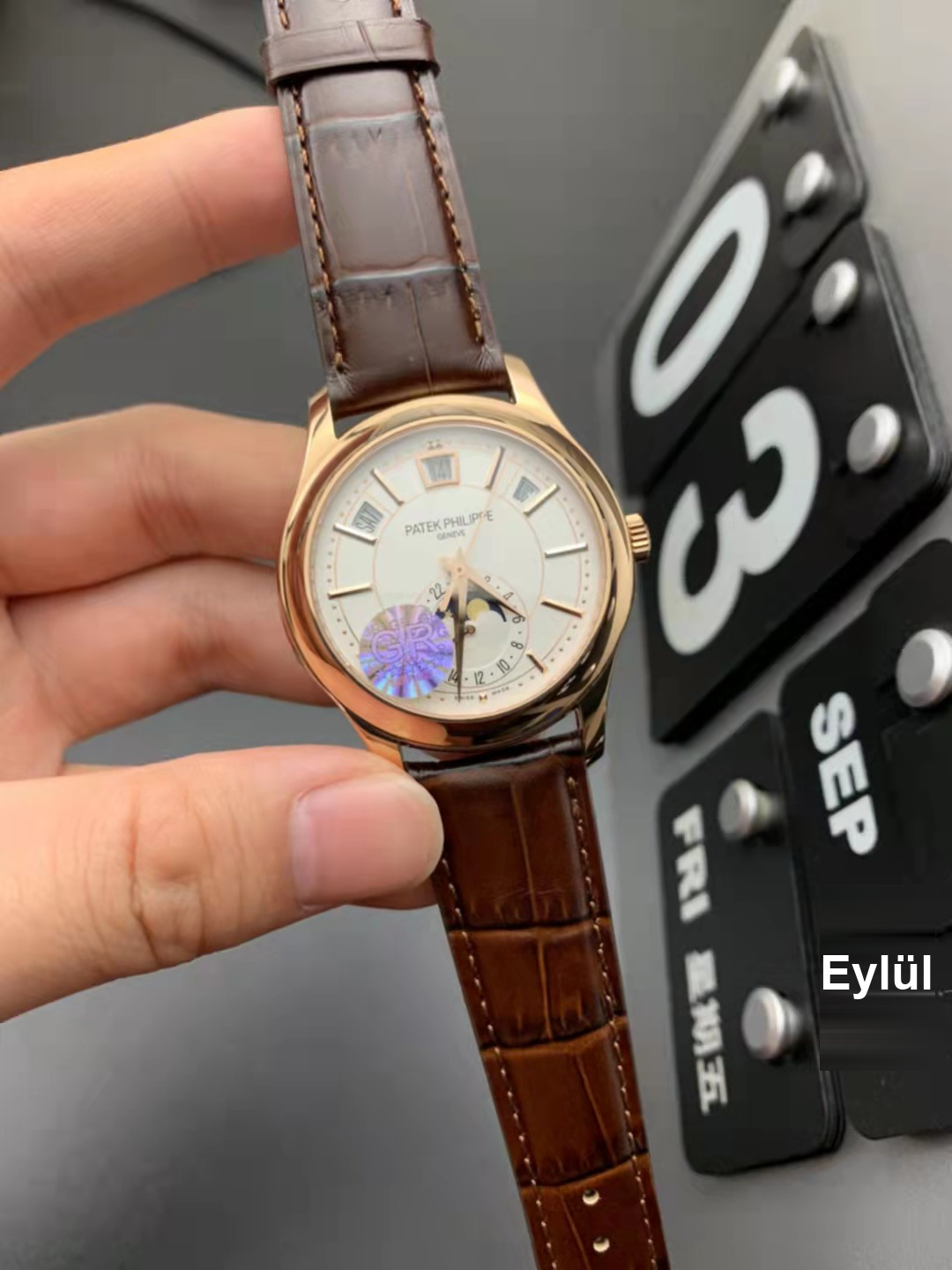 Replika Patek Philippe Yıllık Takvim 5205R