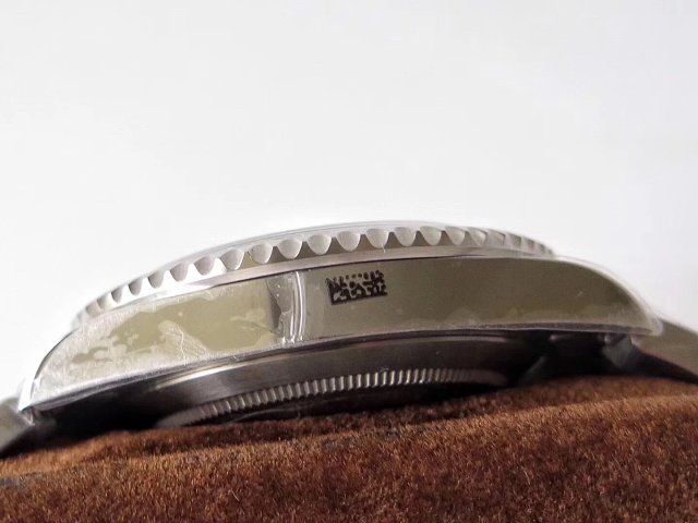 GS Factory İki Elmaslı Submariner Saati Yayınladı — 18. fotoğraf