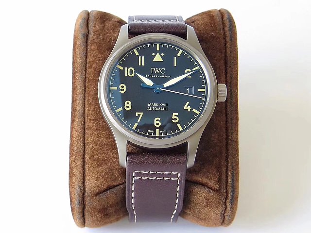 Replika IWC Mark XVIII Titanyum Saat