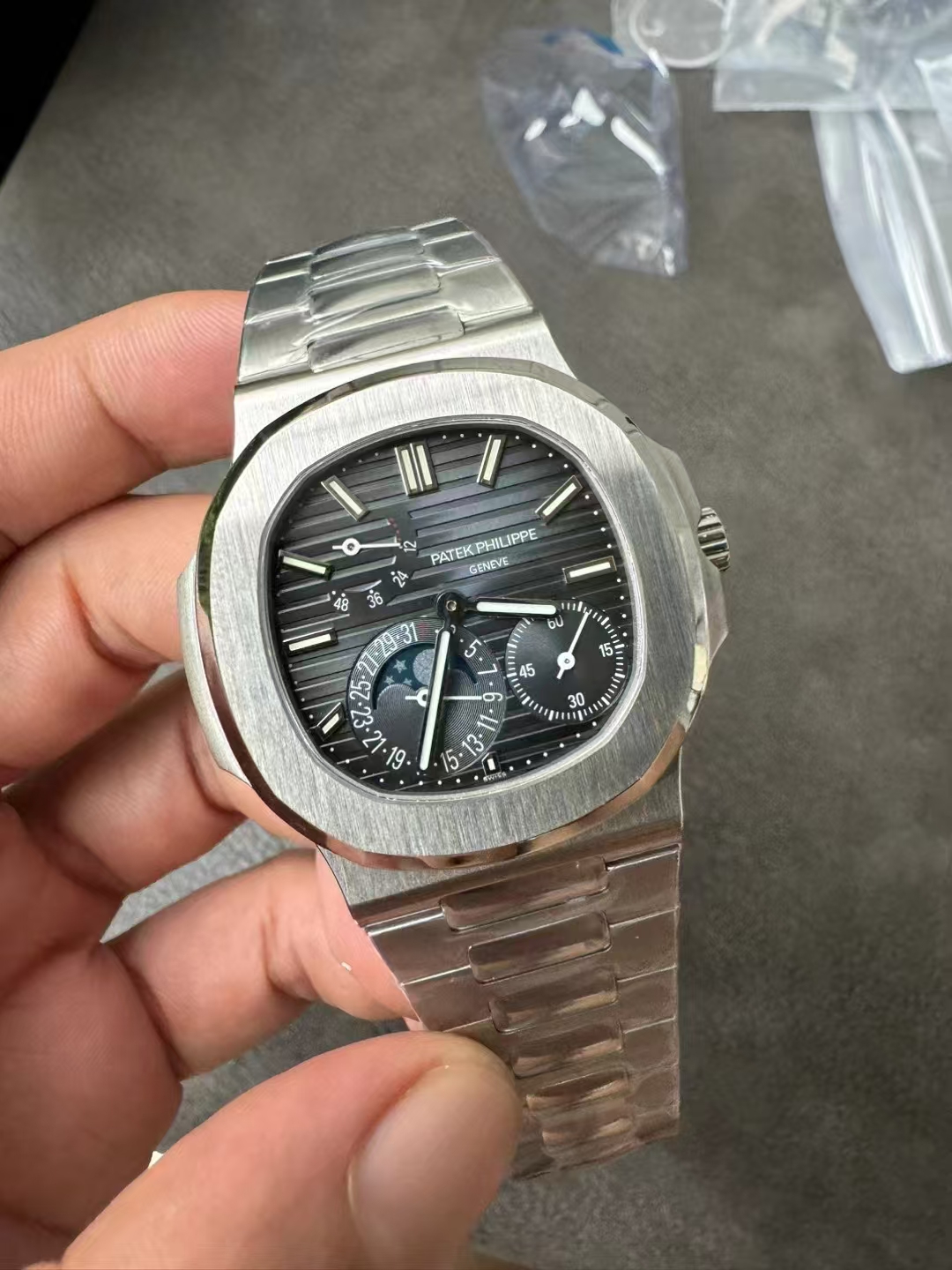 Replika Patek Philippe 5712 Ay Fazı