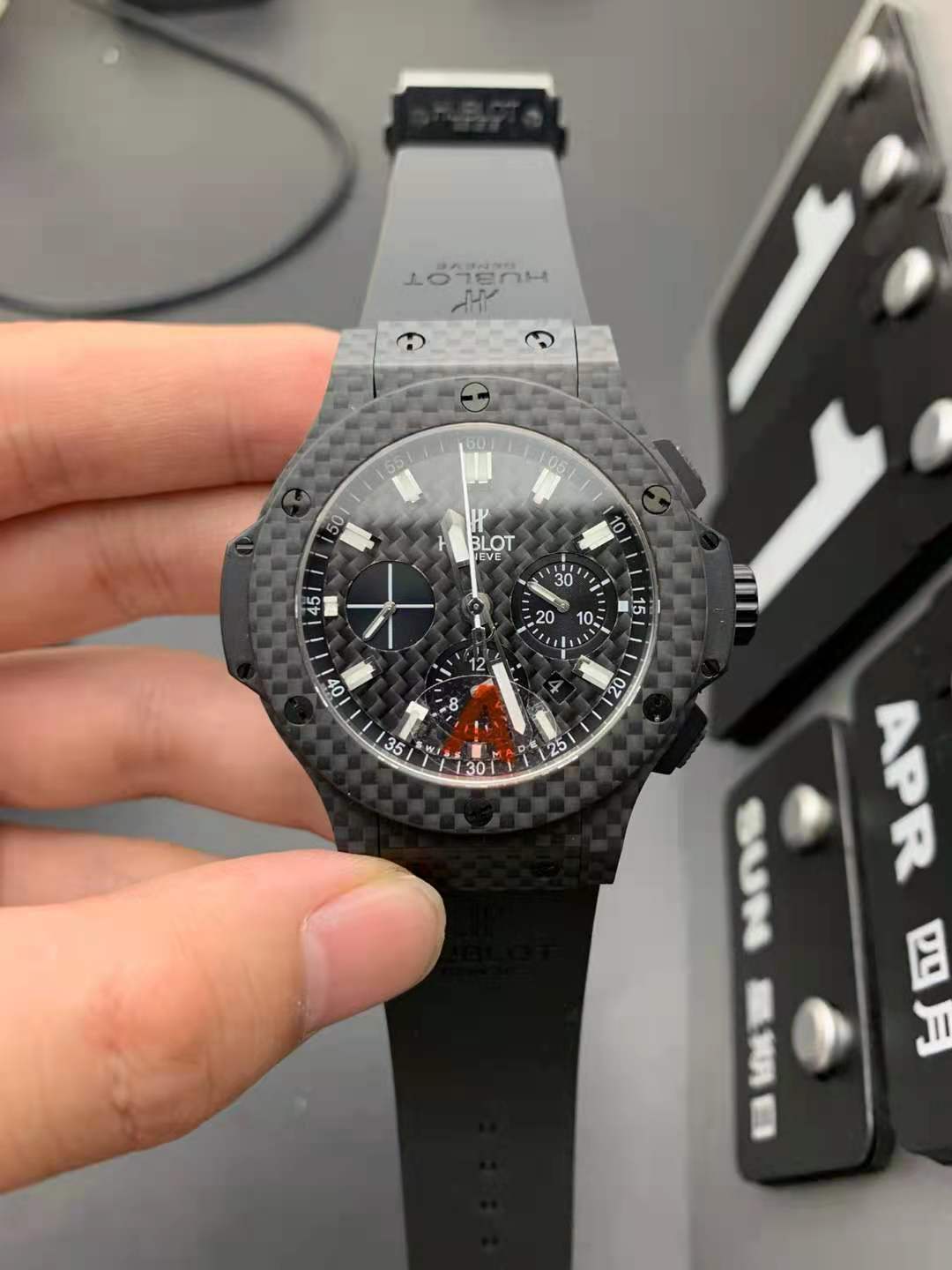 Replika Hublot Karbon Fiber Saat