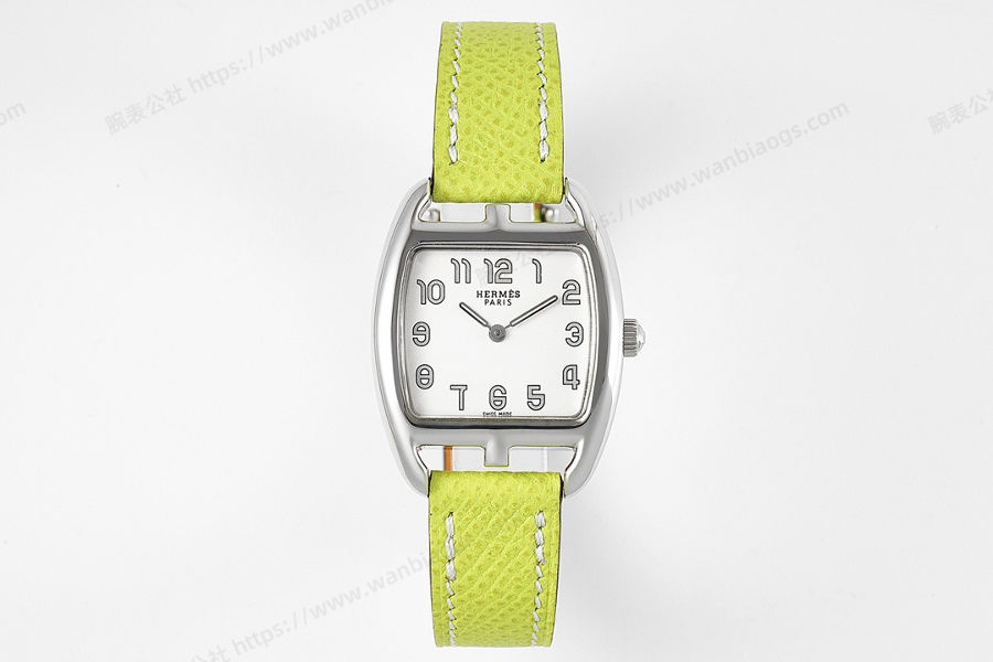 Hermès Cape Cod tonneau 26.5 MM kompakt paslanmaz çelik kol saati — 1. fotoğraf