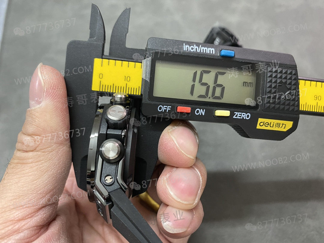 İnce bilekler için müjde: BBF Factory Hublot Big Bang 441 siyah seramik 42 mm kasa çapıyla geliyor — 11. fotoğraf