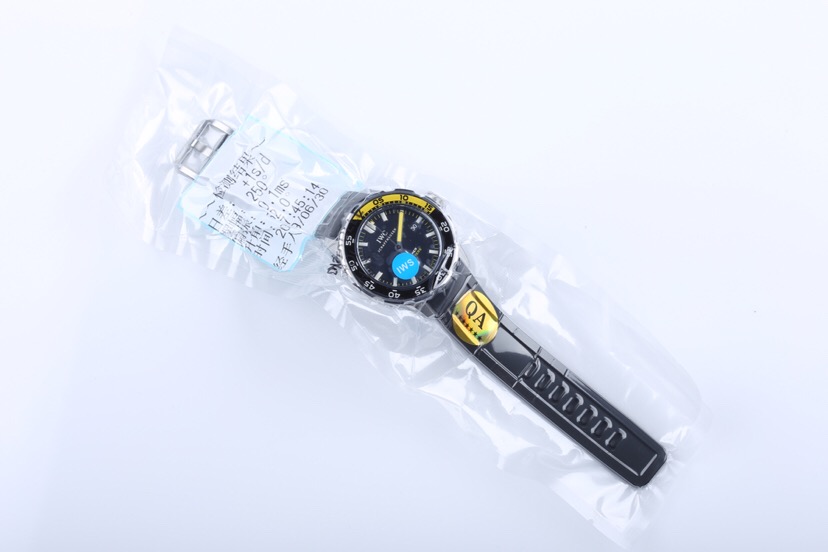 IWS Factory IWC Aquatimer serisi IW356802 çeyrek sarı/beyaz replika saat ile orijinal karşılaştırmalı incelemesi — 16. fotoğraf