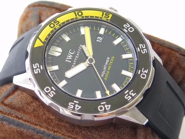 IWC Aquatimer 2000 Çelik Kasa