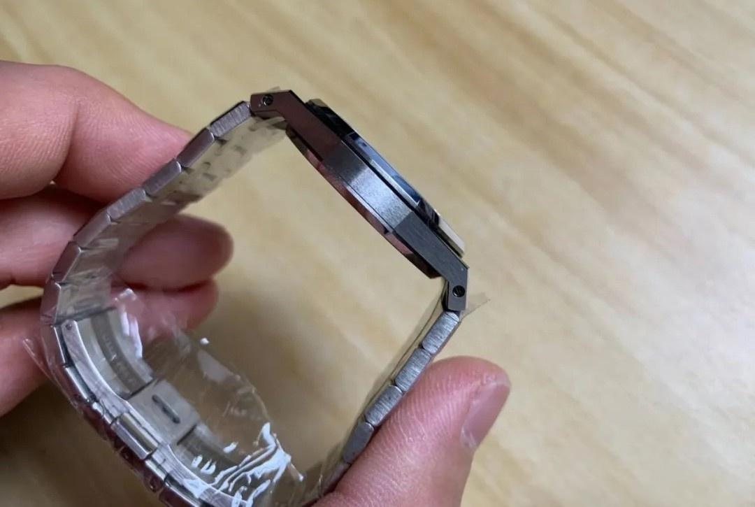 JF Audemars Piguet Royal Oak 67651 kadın saati moissanite taşla modifiye edildi; taşın gerçek olup olmadığı nasıl anlaşılır? — 14. fotoğraf