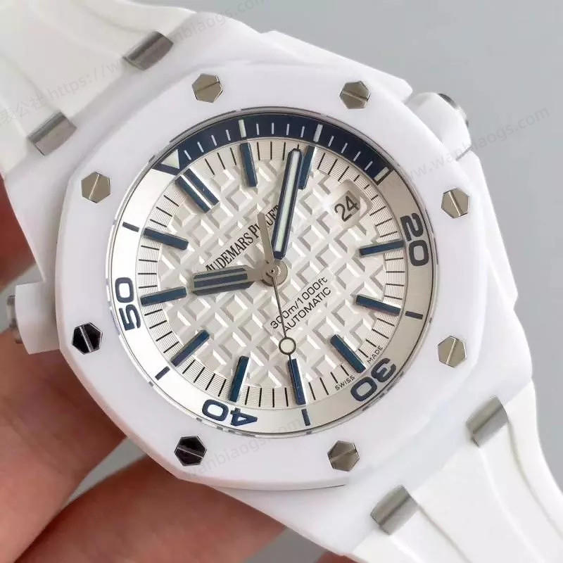 JF Factory Audemars Piguet AP15707 Beyaz Seramik Royal Oak Offshore inceleme — 5. fotoğraf