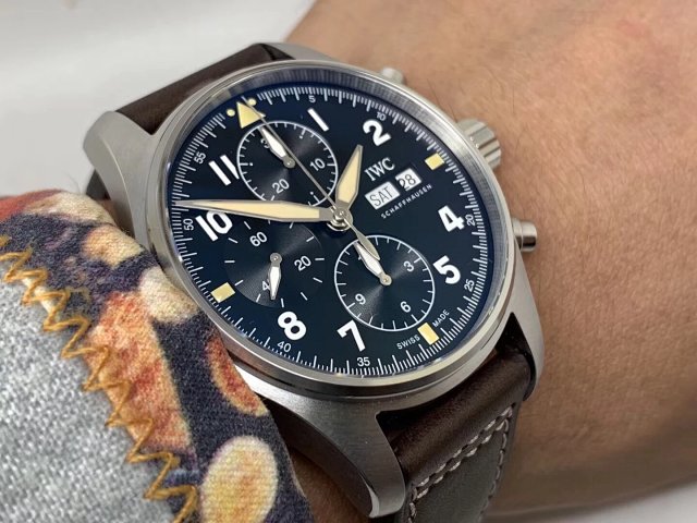 Kahverengi Deri Kayışlı Z Factory Replika IWC Spitfire IW387903 — 14. fotoğraf