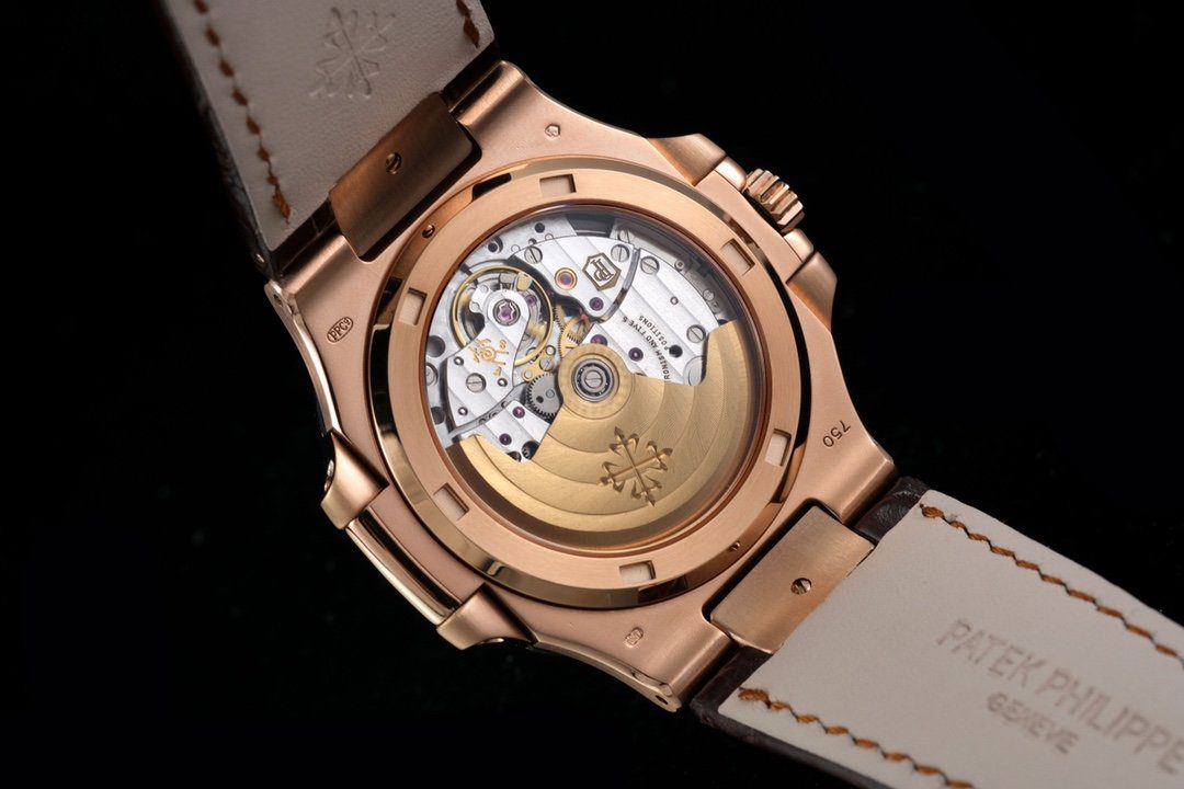 Karşılaştırmalı inceleme: 3K Factory PP Patek Philippe Sportif Zarafet serisi 5711/1A 010 kol saati — 17. fotoğraf