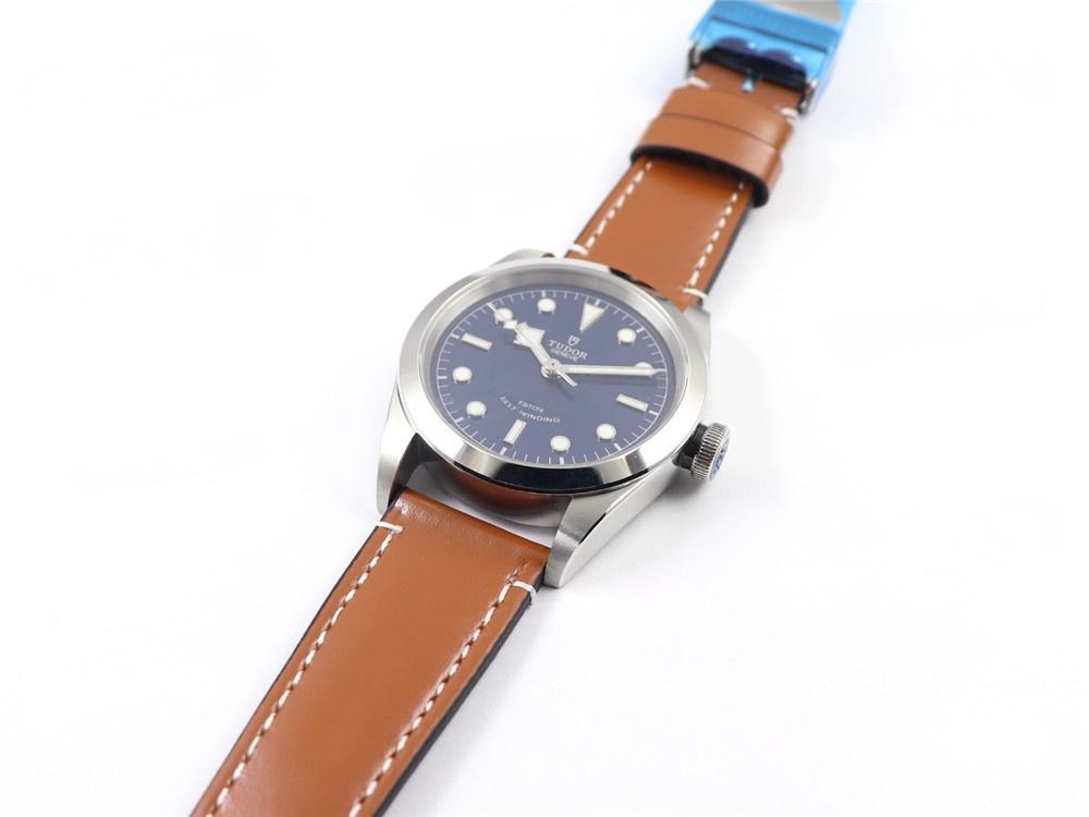 LF Factory Tudor Black Bay 79540: Black Bay 41 mm V2 versiyonunun işçiliği nasıl? — 18. fotoğraf