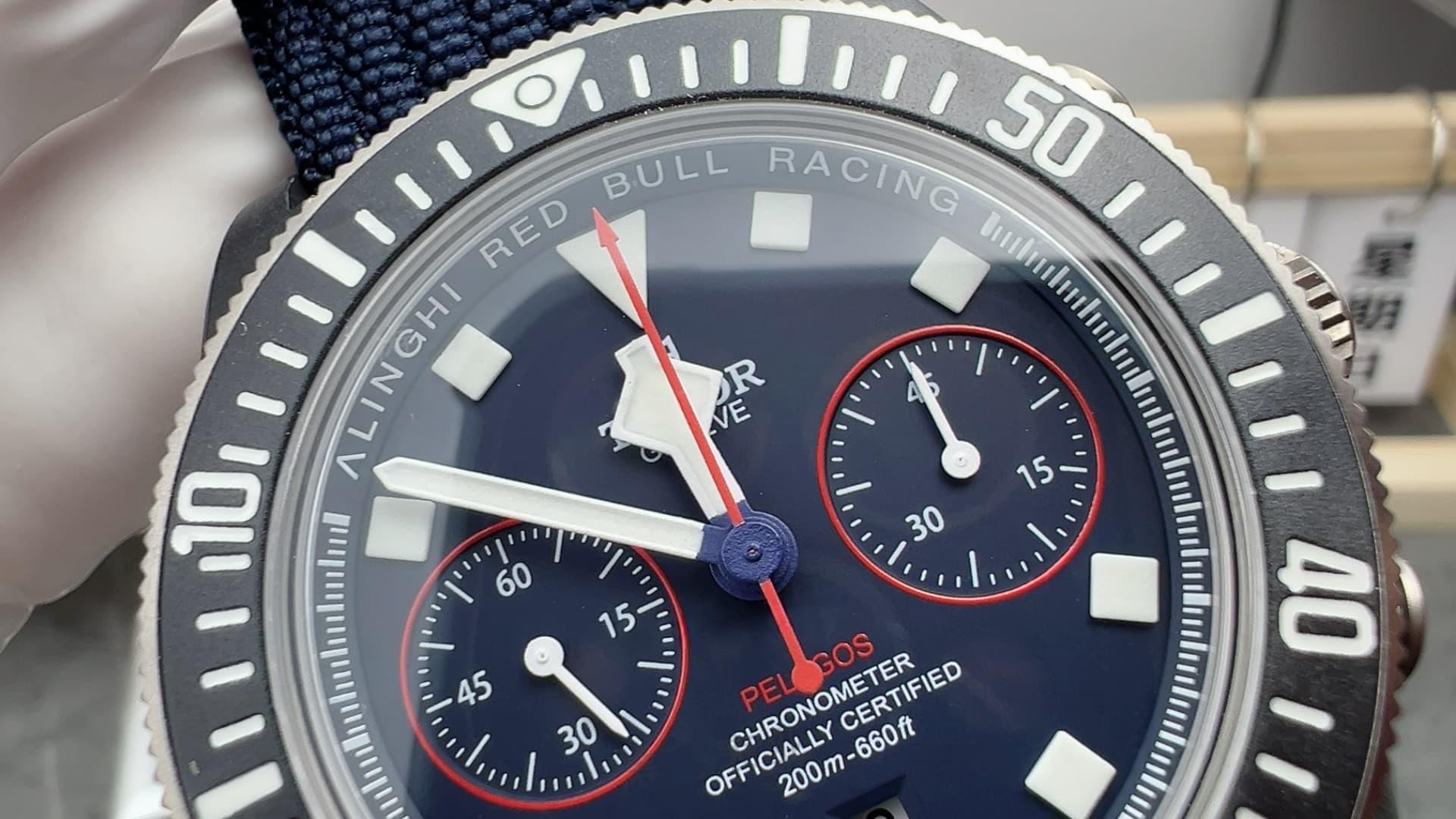 M+ fabrikasının Tudor Pelagos FXD profesyonel bisiklet versiyonu kronograf saatinin detay işçiliği nasıl? — 3. fotoğraf
