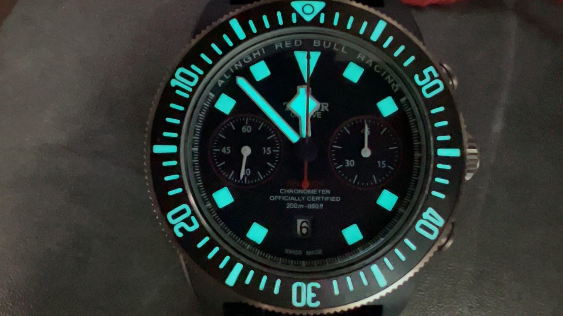 M+ fabrikasının Tudor Pelagos FXD profesyonel bisiklet versiyonu kronograf saatinin detay işçiliği nasıl? — 4. fotoğraf