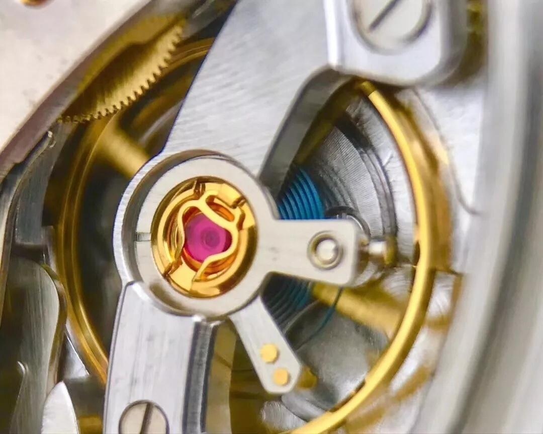 N Factory V2 Versiyonu Rolex Daytona Panda: 904 Çelik, 4130 Mekanizma ve Göze Daha Hoş Gelen Tali Kadranlar — 17. fotoğraf