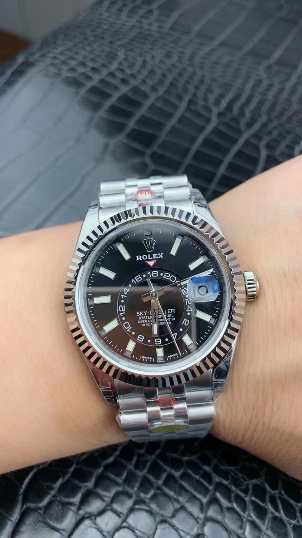 Replika Rolex Sky-Dweller Siyah