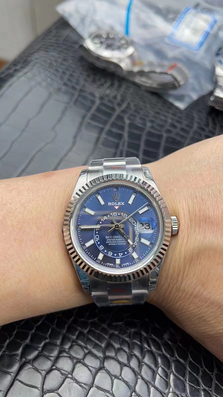 Replika Rolex Sky-Dweller Mavi