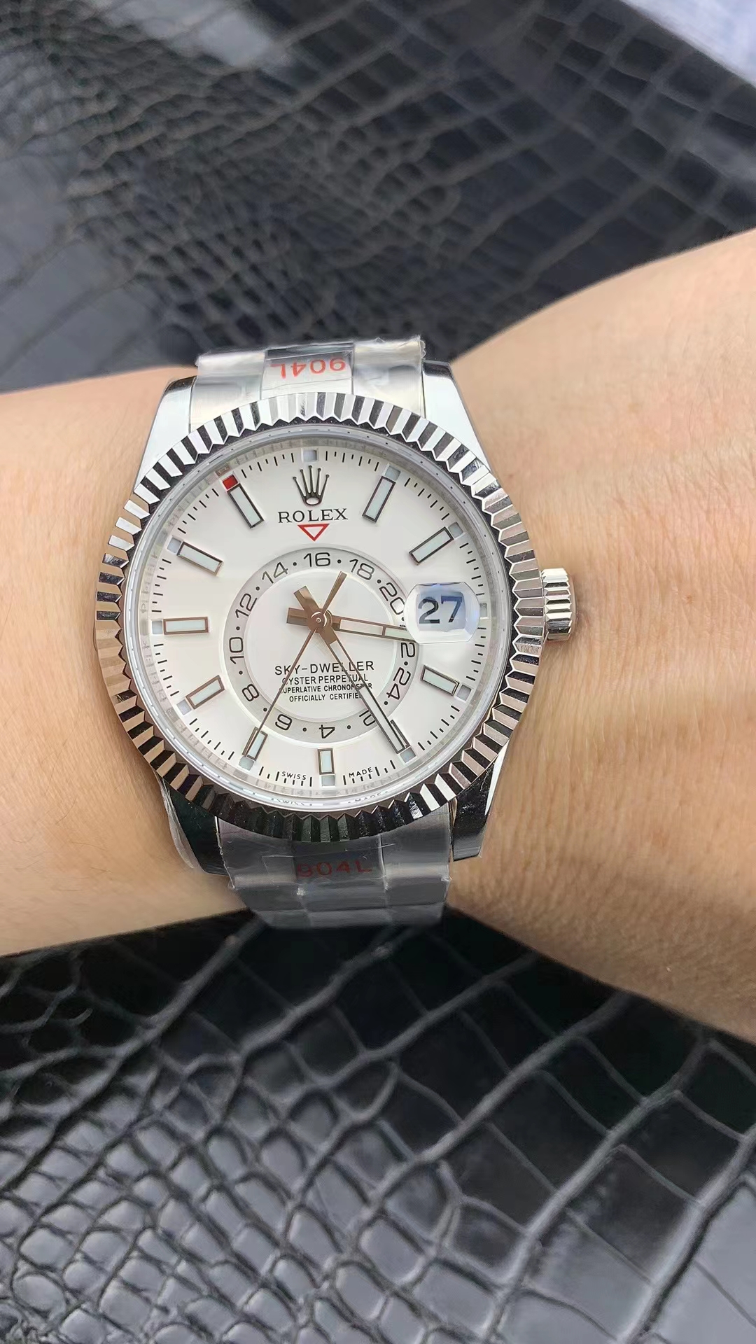 Replika Rolex Sky-Dweller Beyaz