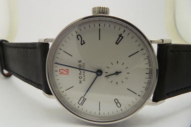Nomos Tangente Beyaz Kadran