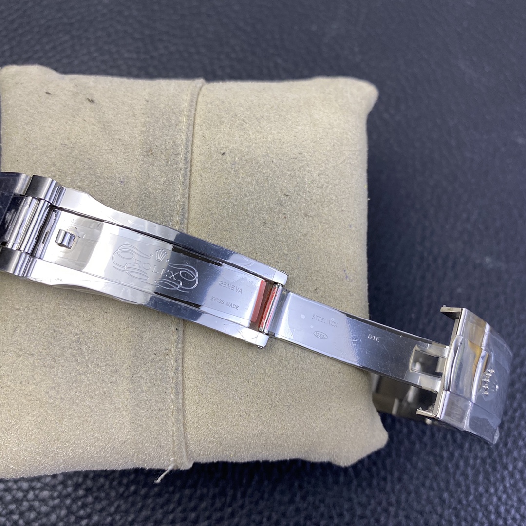 Noob fabrikası yeni Sky Dweller saatlerini yayınladı — 18. fotoğraf