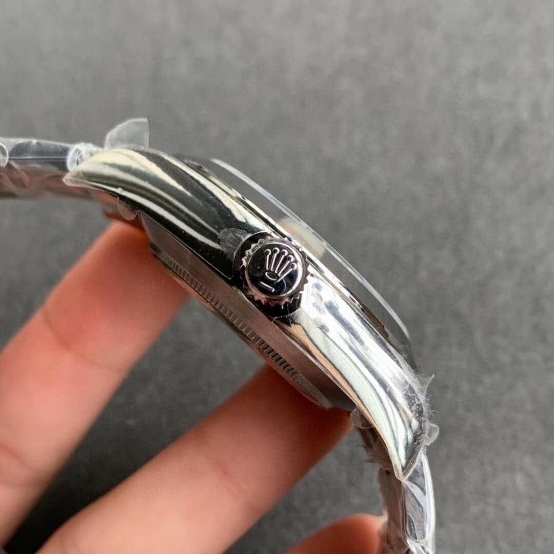 Noob fabrikasından özel fiyatlarla Rolex saatler — 24. fotoğraf
