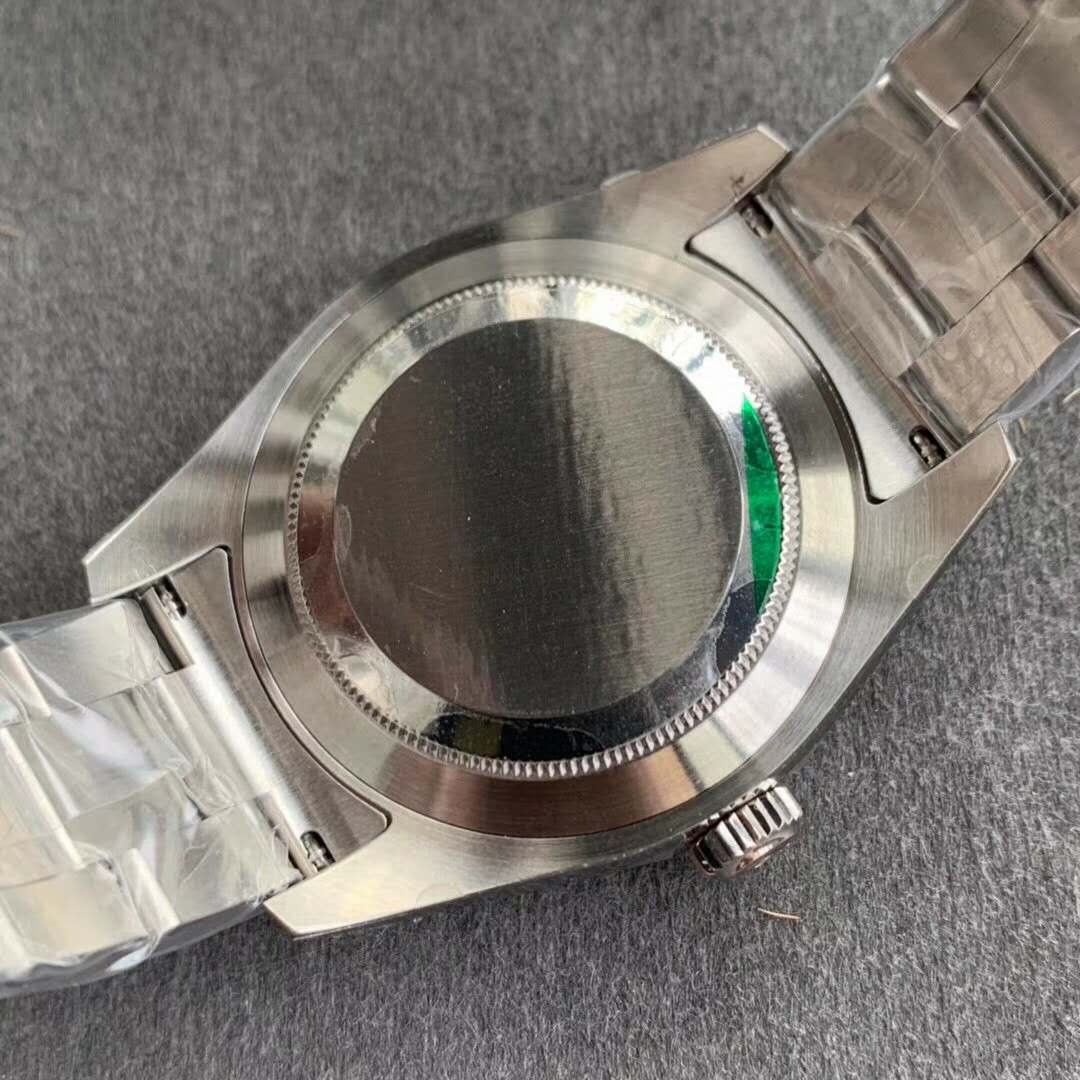 Noob fabrikasından özel fiyatlarla Rolex saatler — 28. fotoğraf